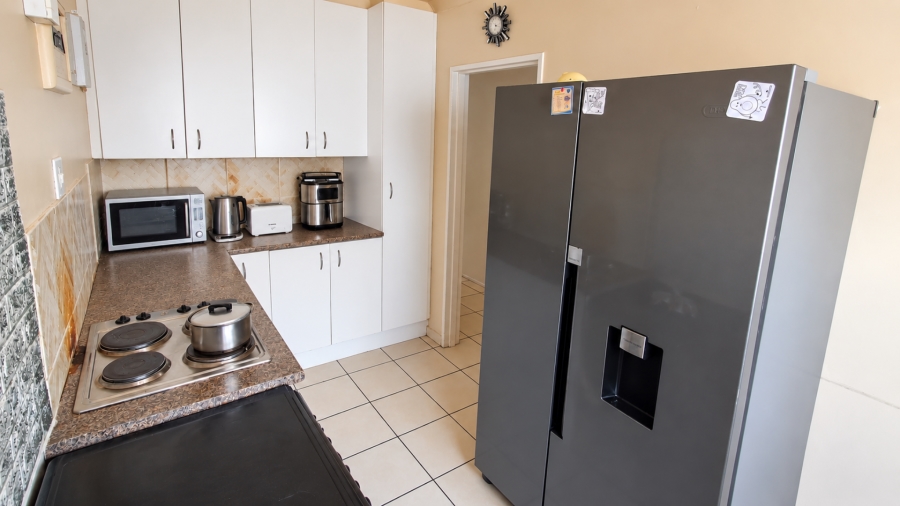 To Let 3 Bedroom Property for Rent in Groenvallei Western Cape